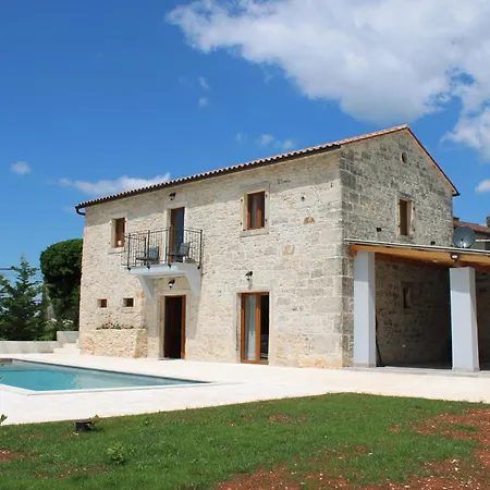 Villa Valeria Majkusi